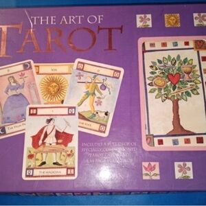 The Art Of Tarot by Liz
Dean Full Color Book and
78 Card Tarot Deck.